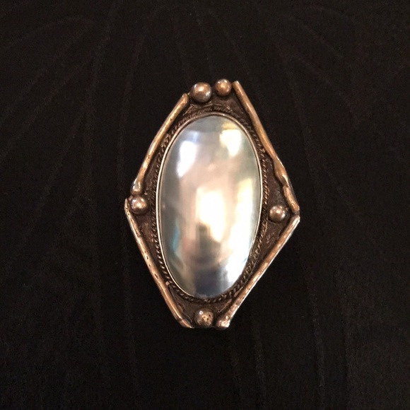 Vintage Mother of Pearl Brooch - Picture 2 of 6